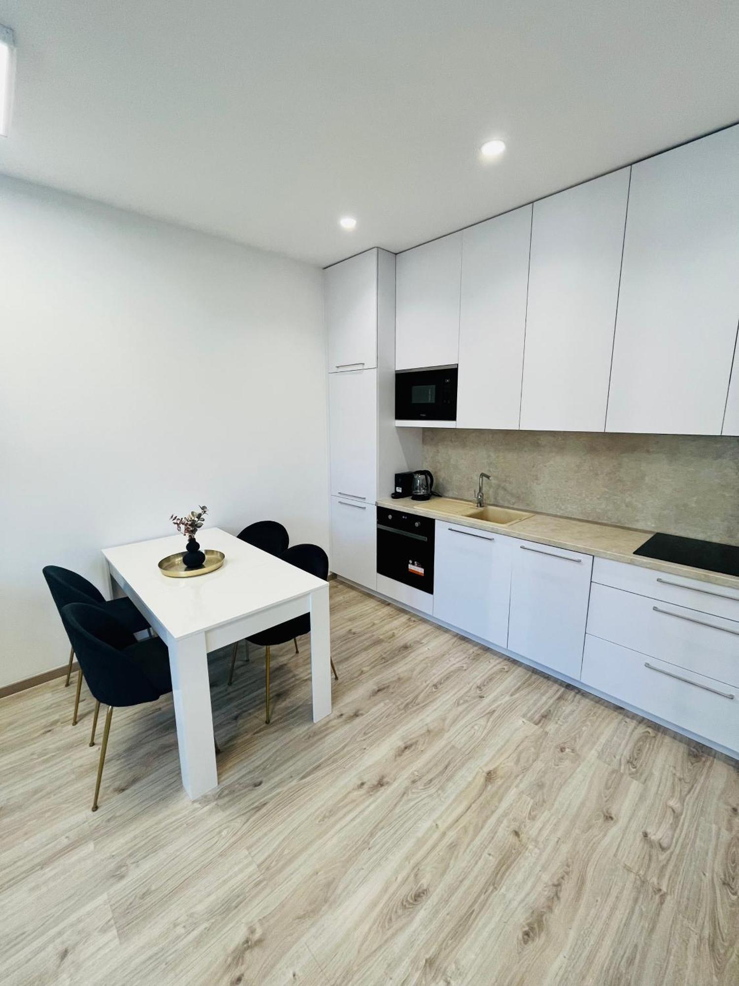 Apartment Riviera Centrum, Private Parking And Smart Check In Banská Bystrica Exterior foto
